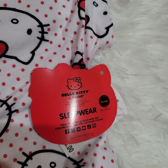Hello Kitty Pajama Set Pink Shorts Button Front Top Large Retail $58 New - Picture 9 of 11